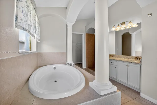 $374,900 | 6721 Sparkling Way, Wesley Chapel, FL 33545