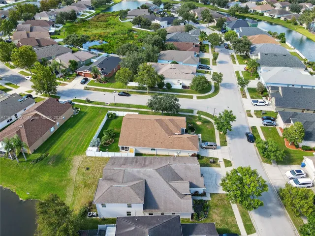 $374,900 | 6721 Sparkling Way, Wesley Chapel, FL 33545