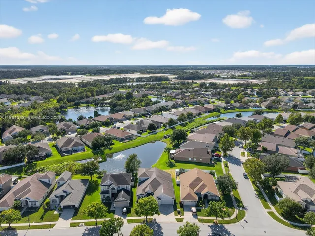 $374,900 | 6721 Sparkling Way, Wesley Chapel, FL 33545