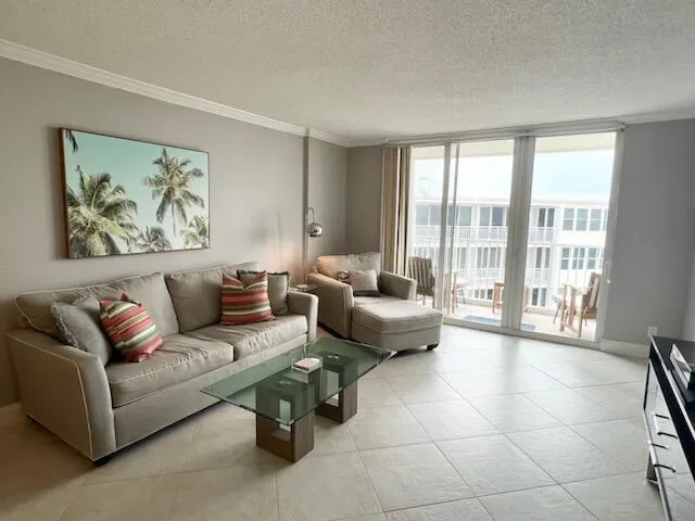 $2,200 | 3540 South Ocean Boulevard, Unit 910, South Palm Beach, FL 33480