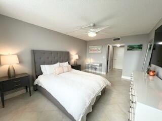 3540 South Ocean Boulevard, Unit 910 South Palm Beach, FL 33480 - Photo 5 of 15 IMG_5893
