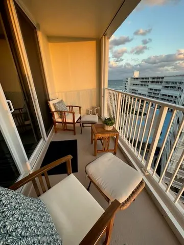 $2,200 | 3540 South Ocean Boulevard, Unit 910, South Palm Beach, FL 33480