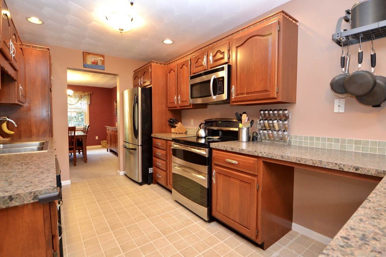 29 Villager Road Chester, NH 03036 - Photo 13 of 27