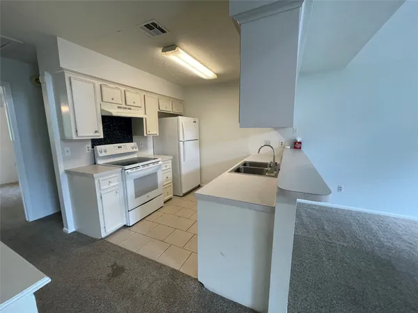 $1,570 | 2 A Thunderbird Drive, Panorama Village, TX 77304