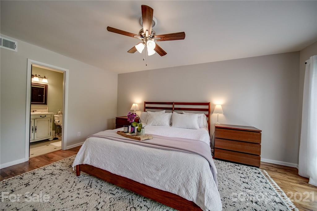 5807 Sharon Road, Unit J Charlotte, NC 28210 - Photo 22 of 47 Gallery Image 22