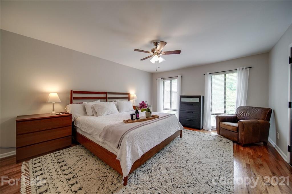 5807 Sharon Road, Unit J Charlotte, NC 28210 - Photo 23 of 47 Gallery Image 23