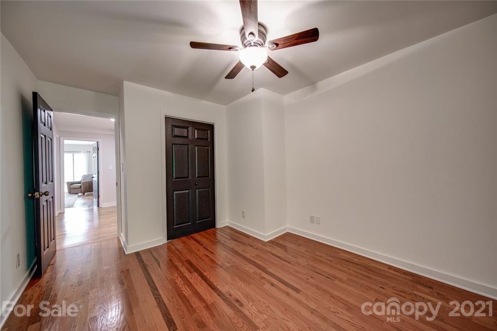 5807 Sharon Road, Unit J Charlotte, NC 28210 - Photo 29 of 47 Gallery Image 29