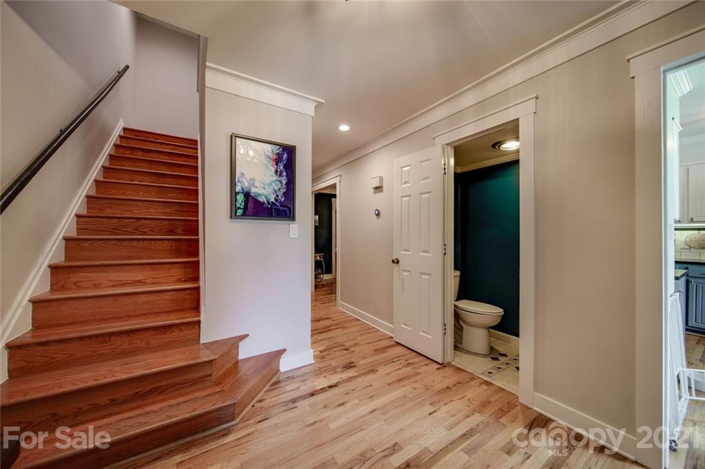 5807 Sharon Road, Unit J Charlotte, NC 28210 - Photo 4 of 47 Gallery Image 4