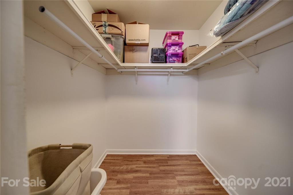 5807 Sharon Road, Unit J Charlotte, NC 28210 - Photo 36 of 47 Gallery Image 36
