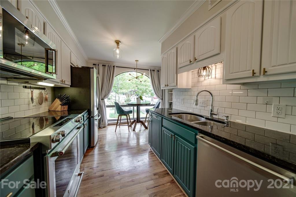 5807 Sharon Road, Unit J Charlotte, NC 28210 - Photo 5 of 47 Gallery Image 5