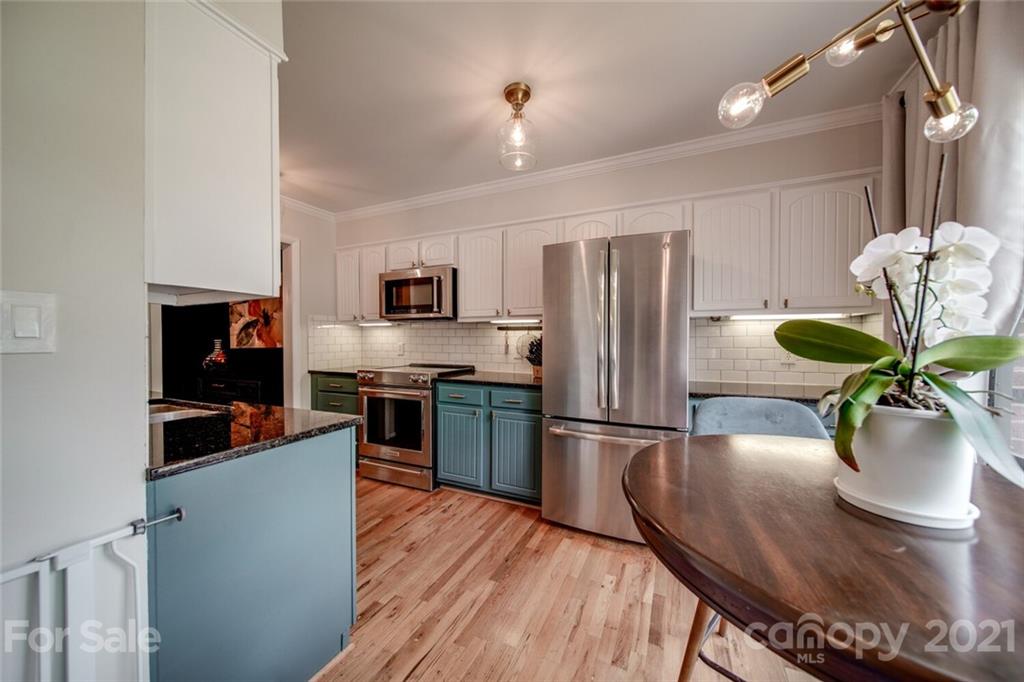 5807 Sharon Road, Unit J Charlotte, NC 28210 - Photo 8 of 47 Gallery Image 8