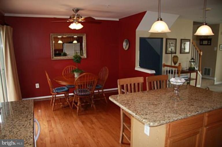 700 Howards Loop, Unit 27 Annapolis, MD 21401 - Photo 3 of 15 Kitchen