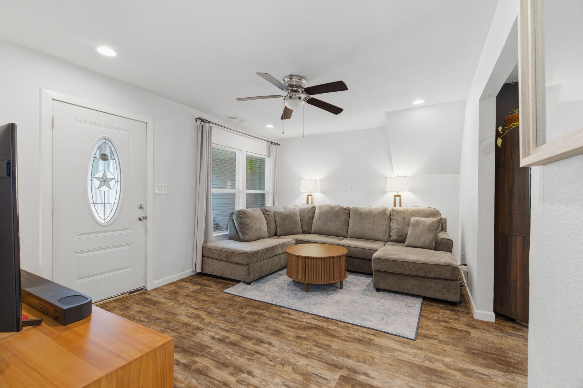 7717 Scanlock Street Houston, TX 77012 - Photo 11 of 46