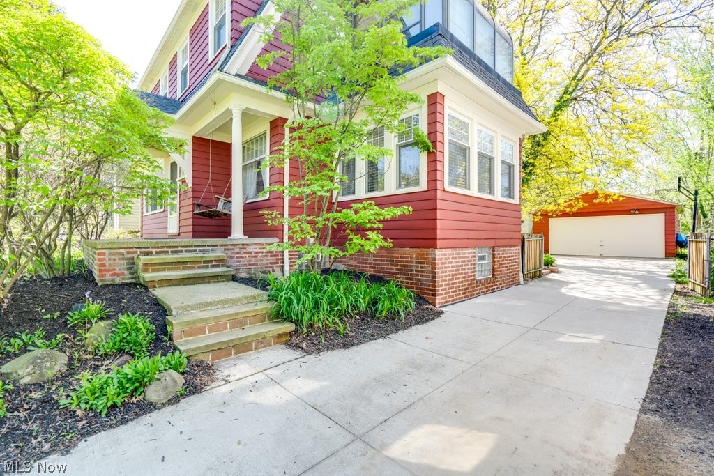 3376 Clarendon Road Cleveland Heights, OH 44118 - Photo 3 of 41