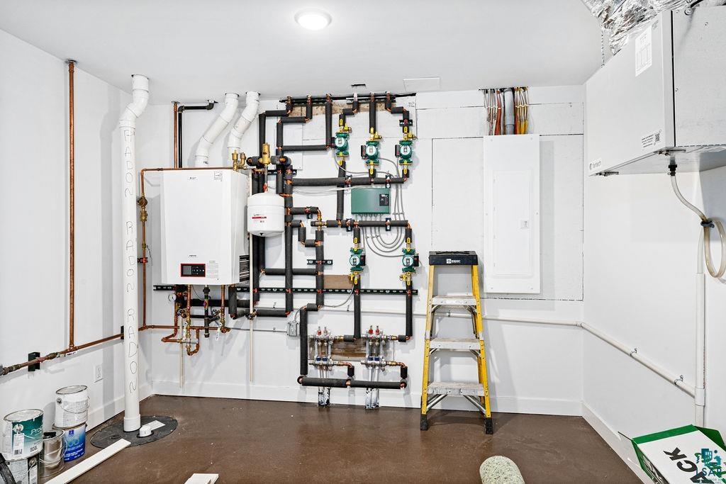 2236 Hoover Street Duluth, MN 55811 - Photo 36 of 52 Utilities featuring electric panel and water heater