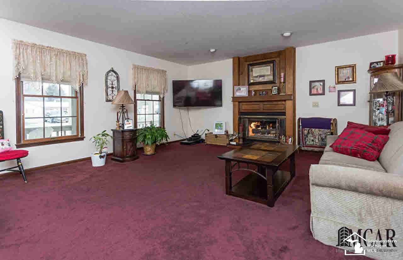 4273 Smith Road Lambertville, MI 48144 - Photo 2 of 21 21251076-1.JPG