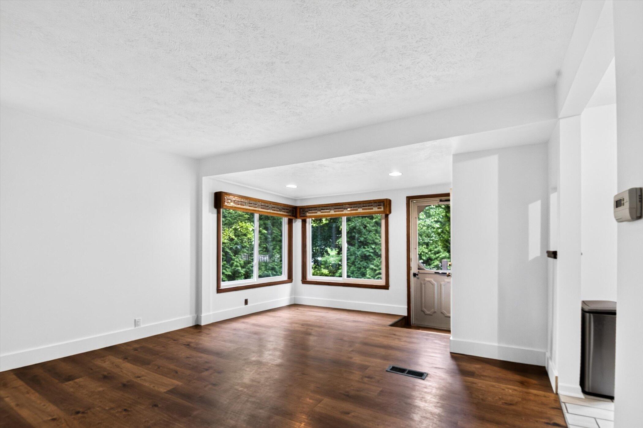 6109 Brooklyn Road Jackson, MI 49201 - Photo 5 of 25 05-6109-Brooklyn-Rd-WindowStill-Photogra