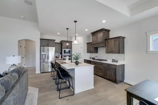 $769,900 | 416 Moelter Lane, Hudson, WI 54016