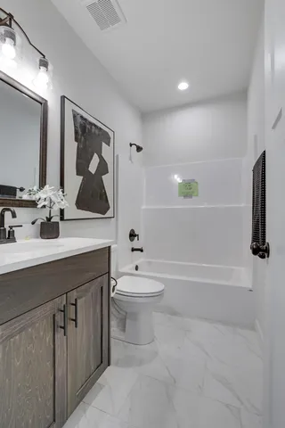 $769,900 | 416 Moelter Lane, Hudson, WI 54016