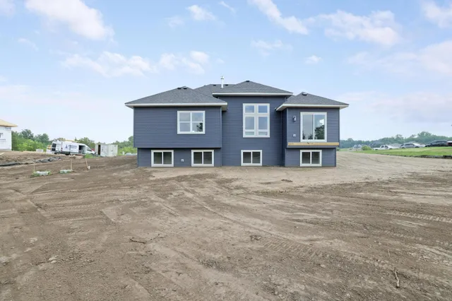 $769,900 | 416 Moelter Lane, Hudson, WI 54016