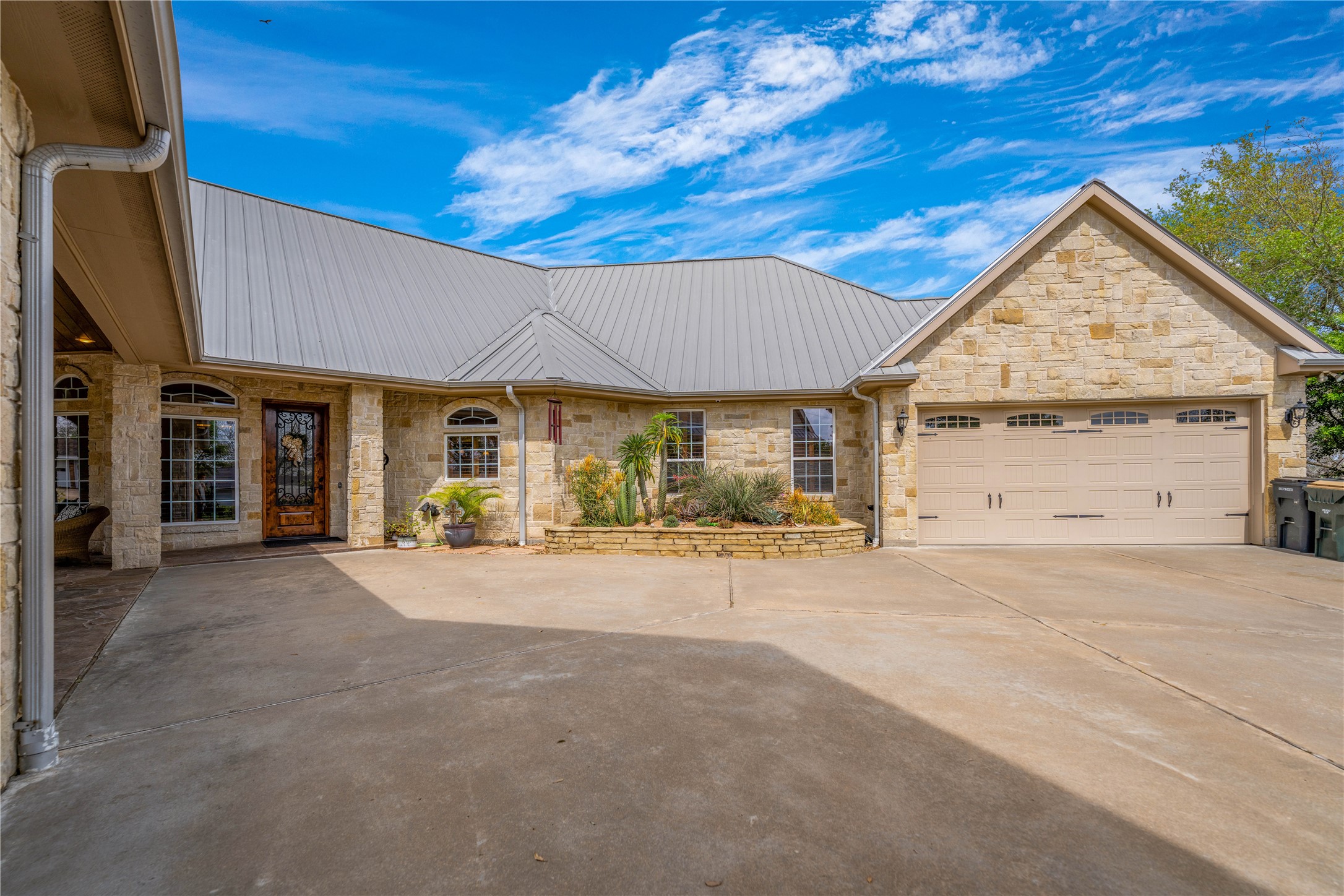 202 West North Street Weimar, TX 78962 - Photo 27 of 31