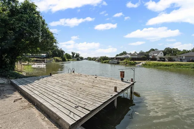 $599,000 | 7329 Hickey Road, Azle, TX 76020