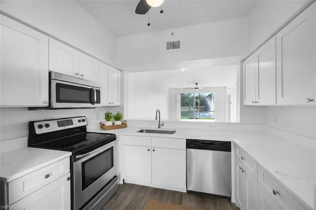$319,900 | 3250 Cypress Glen Way, Unit 402, Naples, FL 34109