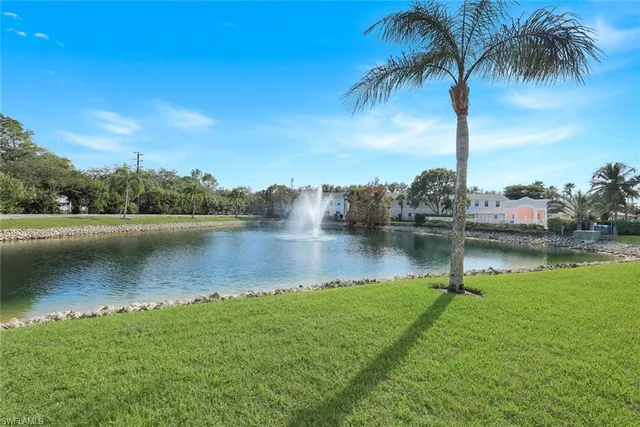 $319,900 | 3250 Cypress Glen Way, Unit 402, Naples, FL 34109