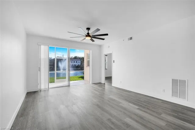 $319,900 | 3250 Cypress Glen Way, Unit 402, Naples, FL 34109
