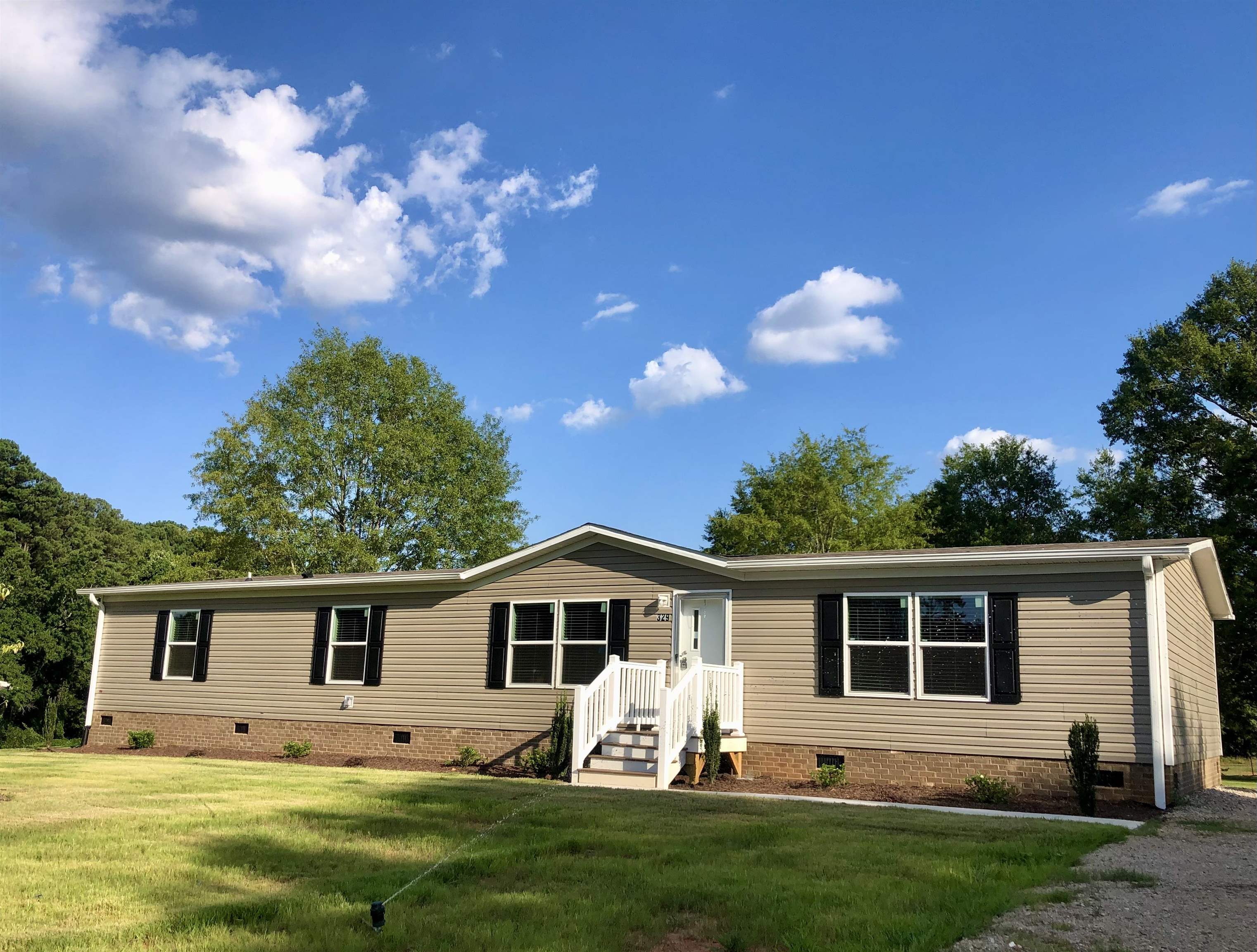 329 Thompson Road Chesnee, SC 29323 - Photo 1 of 25 Gallery Image 1