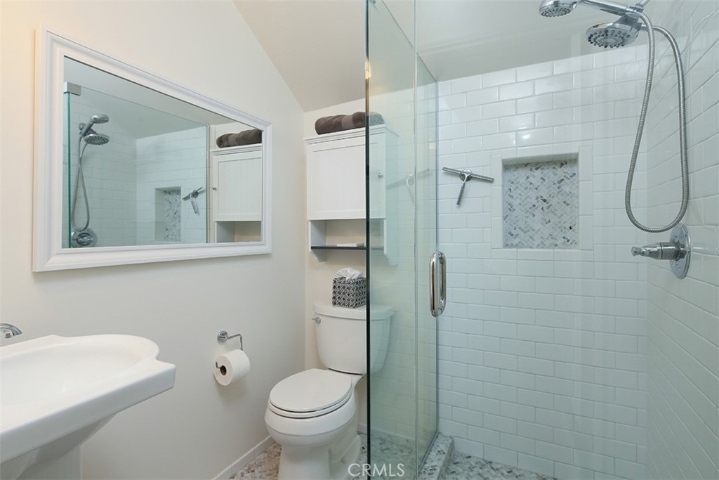 847 Victoria Drive Pasadena, CA 91104 - Photo 20 of 21 a bathroom with a shower a toilet and sink