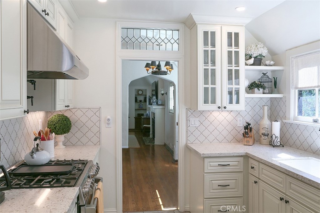847 Victoria Drive Pasadena, CA 91104 - Photo 9 of 21 a living room with furniture and wooden floor