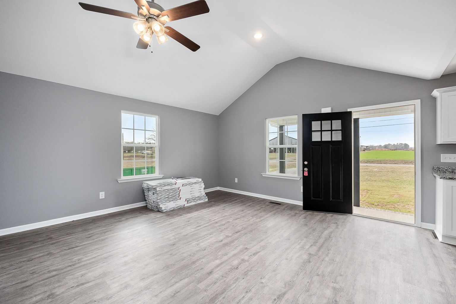 11859 Old Kentucky Road Walling, TN 38587 - Photo 5 of 22 Gallery Image 5