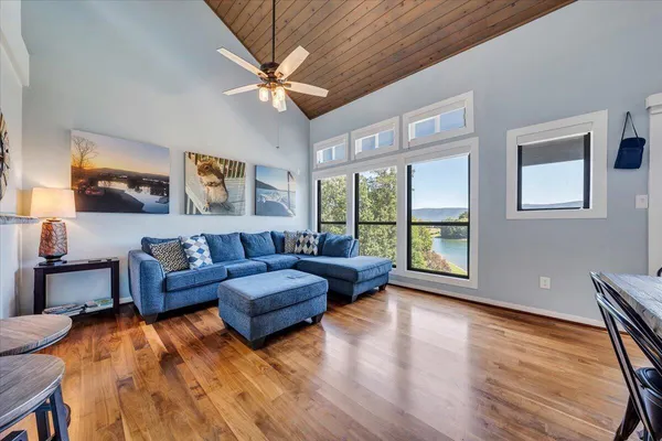 $619,900 | 290 Sailors Cove Drive, Unit 409, Moneta, VA 24121