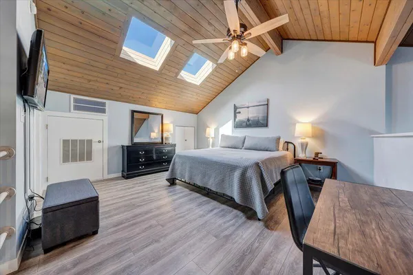 $619,900 | 290 Sailors Cove Drive, Unit 409, Moneta, VA 24121