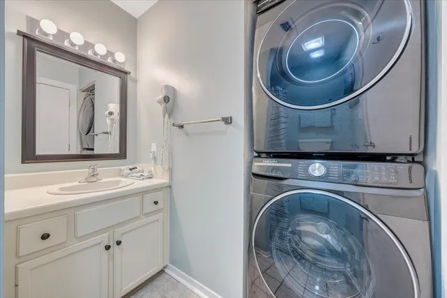 $649,900 | 290 Sailors Cove Drive, Unit 409, Moneta, VA 24121