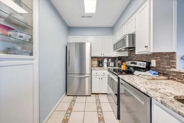 $619,900 | 290 Sailors Cove Drive, Unit 409, Moneta, VA 24121