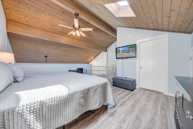 $649,900 | 290 Sailors Cove Drive, Unit 409, Moneta, VA 24121