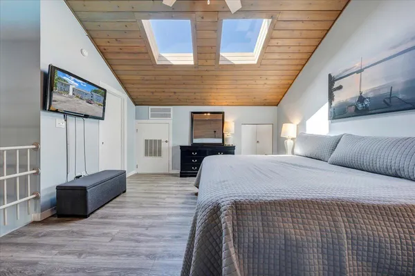 $619,900 | 290 Sailors Cove Drive, Unit 409, Moneta, VA 24121