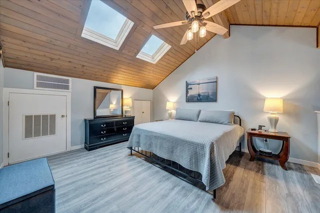 $649,900 | 290 Sailors Cove Drive, Unit 409, Moneta, VA 24121