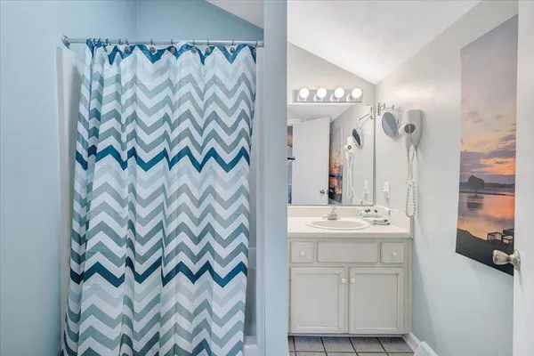 $619,900 | 290 Sailors Cove Drive, Unit 409, Moneta, VA 24121