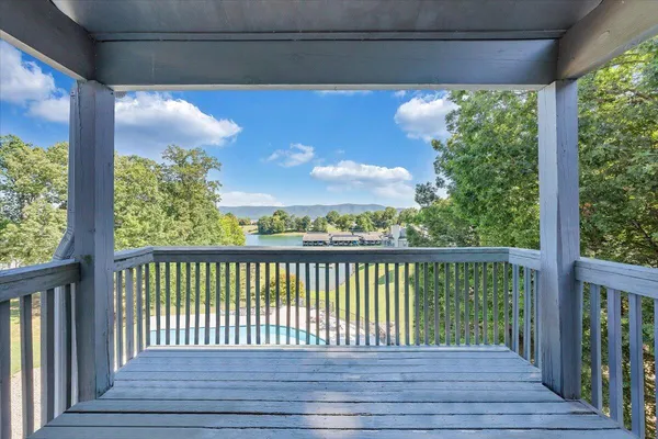 $619,900 | 290 Sailors Cove Drive, Unit 409, Moneta, VA 24121