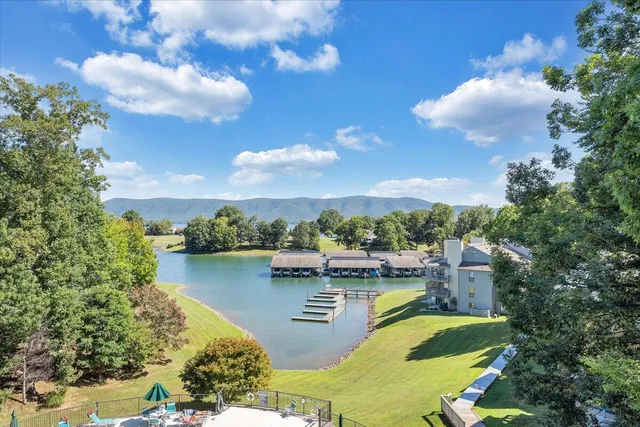 $649,900 | 290 Sailors Cove Drive, Unit 409, Moneta, VA 24121