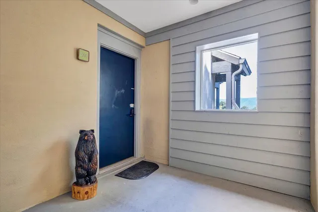 $649,900 | 290 Sailors Cove Drive, Unit 409, Moneta, VA 24121