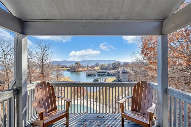 $649,900 | 290 Sailors Cove Drive, Unit 409, Moneta, VA 24121