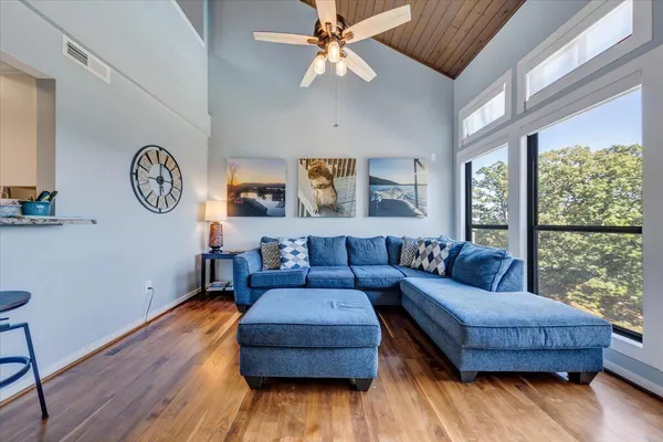 $619,900 | 290 Sailors Cove Drive, Unit 409, Moneta, VA 24121