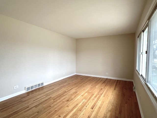 925 Grant Street Addison, IL 60101 - Photo 11 of 21 Gallery Image 11