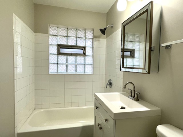 925 Grant Street Addison, IL 60101 - Photo 6 of 21 Gallery Image 6
