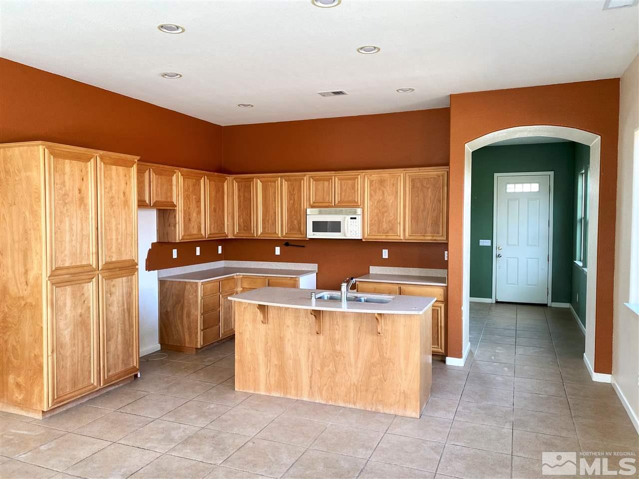 10554 Thistle Berry Court Reno, NV 89521 - Photo 4 of 20 Photo 4