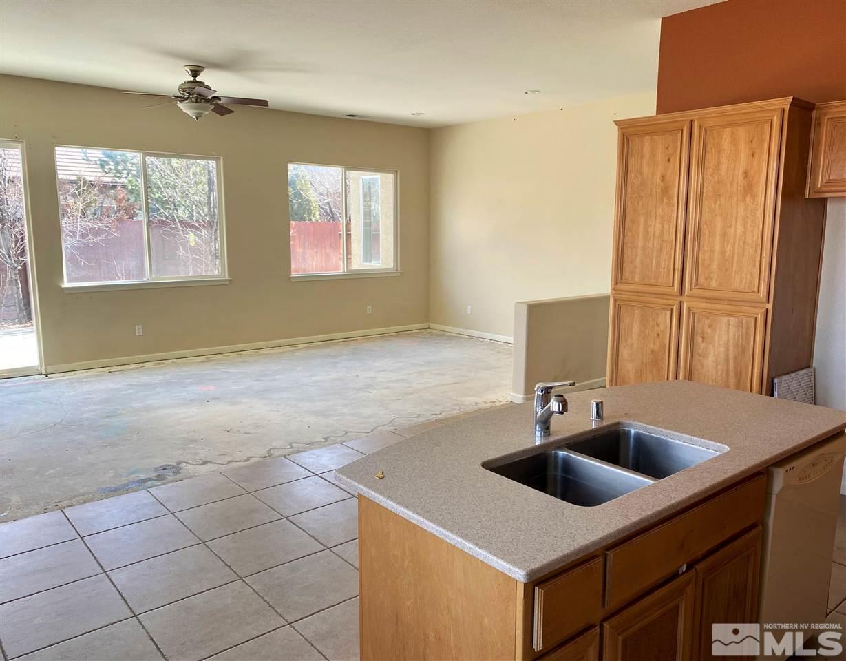 10554 Thistle Berry Court Reno, NV 89521 - Photo 7 of 20 Photo 7